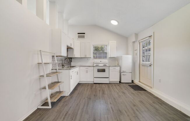 1 Bedroom Studio Home for rent in Saint Petersburg