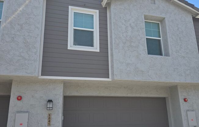 Newly built 3bed 2 bath townhome in mesa