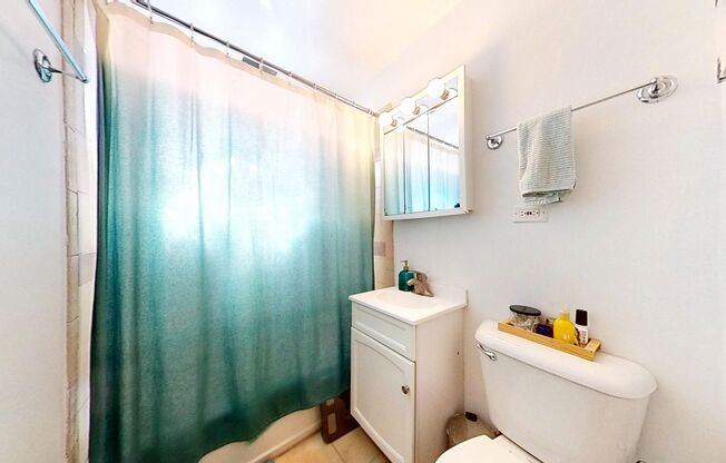 1 bed, 1 bath, 815 sqft, $2,200, Unit 1313 1A