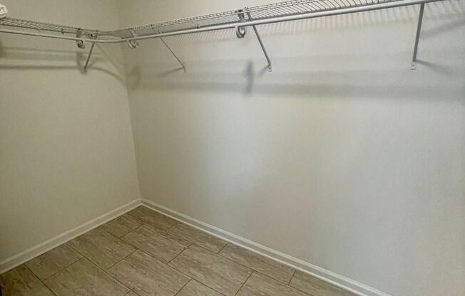 3 beds, 2 baths, 1,394 sqft, $2,850, Unit Daniel Ellis