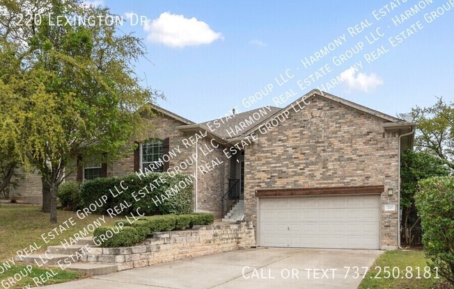 220 LEXINGTON DR