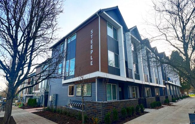 2 beds, 2 baths, 1,127 sqft, $2,895, Unit 1678 SE Lambert Street