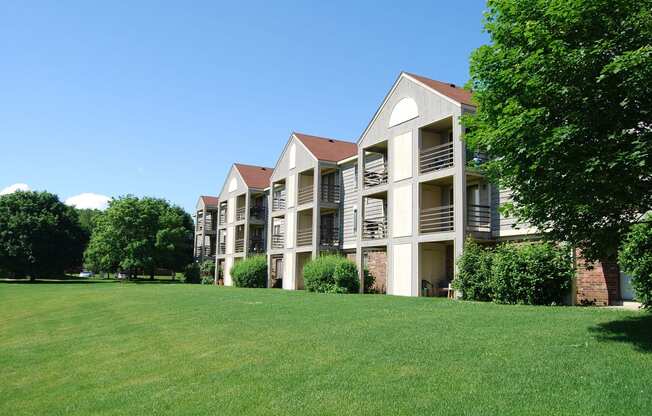 Sophisticated Apartment Living at Emerald Park Apartments, Kalamazoo