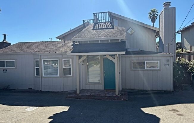 Aptos/Seacliff, 2bd. 2ba.+ den/office Two-level Home with Yard and Decks. Short term lease.