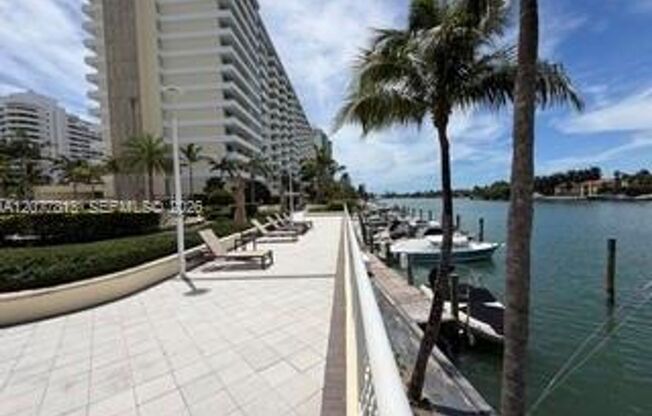 2 beds, 2 baths, $4,500, Unit # 15 J