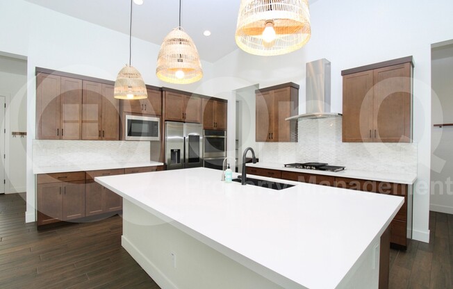 813 E CORRAL RD