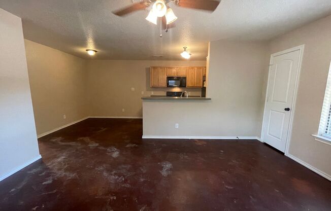 3 beds, 2 baths, 1,100 sqft, $1,395, Unit 8106