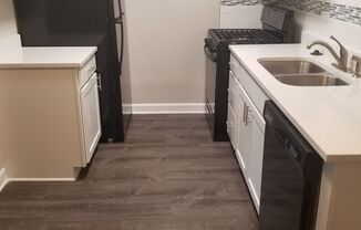 2 beds, 1 bath, 850 sqft, $1,700, Unit 946-308