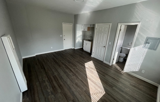 1140 E ELK AVE