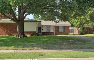 616 CAMBRIDGE DR