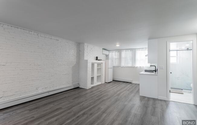 228 LEONARD ST