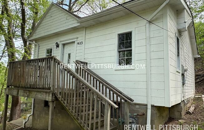 933 4 ST