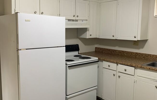 2 beds, 1 bath, 700 sqft, $865, Unit 9022
