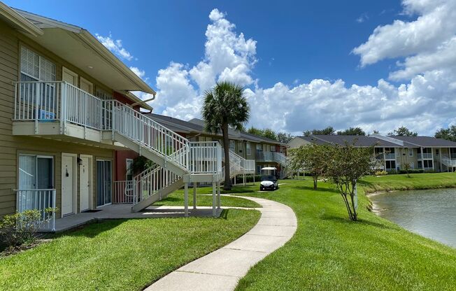 1/1 in the Heart of Brandon with a lake view!