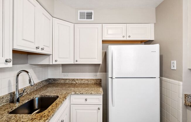 1 bed, 1 bath, $895, Unit 6218 1N - 968