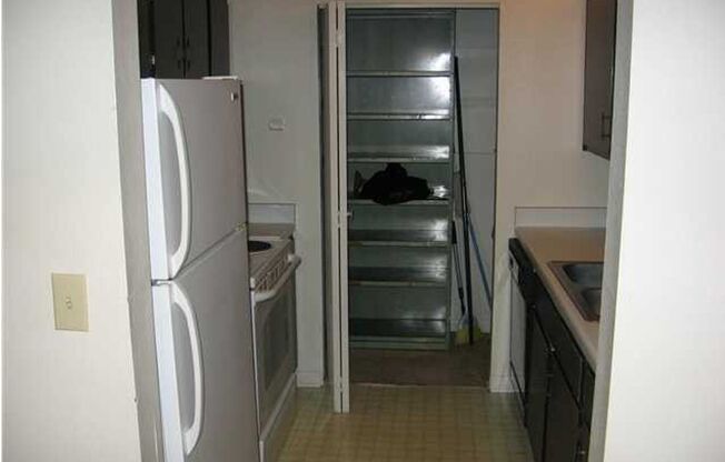 2 beds, 1 bath, $1,500