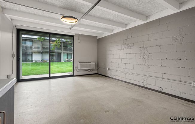 Studio, 1 bath, 330 sqft, $925, Unit 227