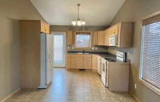 3 beds, 2 baths, $1,895