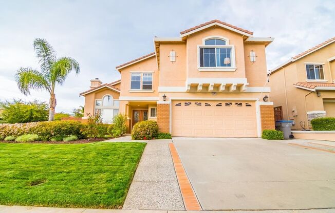 LUXURY RESIDENCE IN SILVERCREEK DETACHED SINGLE-FAMILY HOME | TESLA SOLAR