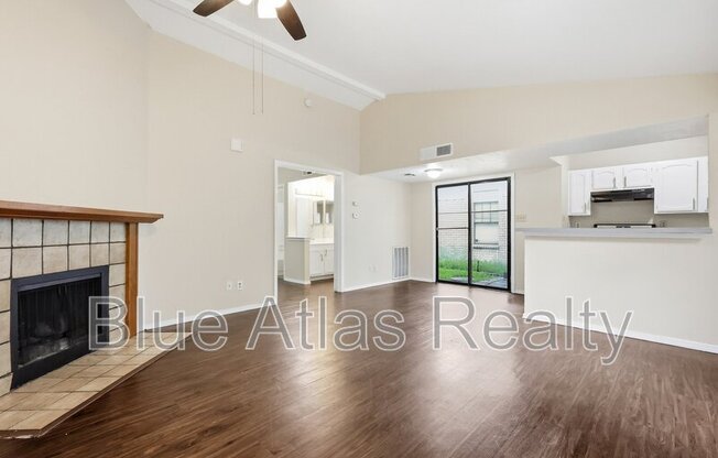 3048 NAVARRO LN