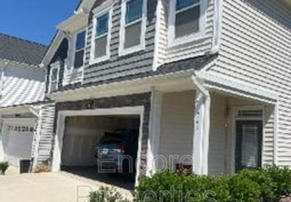 747 AMARRA DR