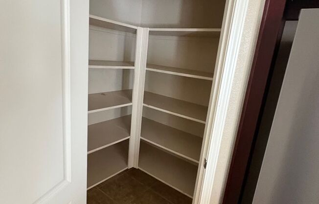 Large executive home close to Questa school!