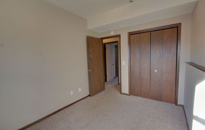 2 beds, 1 bath, $895, Unit Apt B