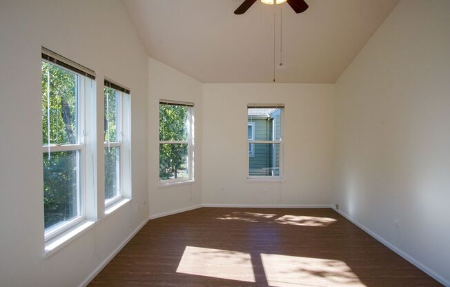 Lair Hill-Spacious & Updated 2-Bed/2-Bath Townhouse w/Balcony!