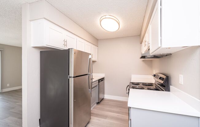 2 beds, 1 bath, 760 sqft, $1,825