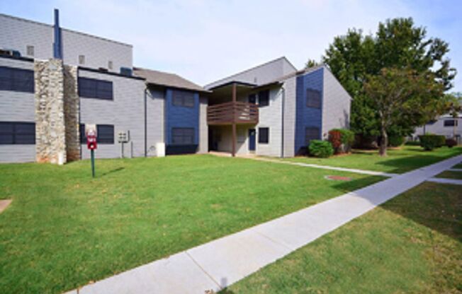 1 bed, 1 bath, 688 sqft, $900, Unit 233