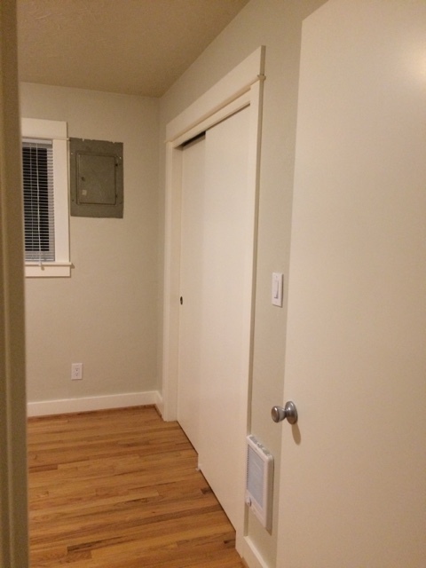 2 beds, 1 bath, 850 sqft, $1,875