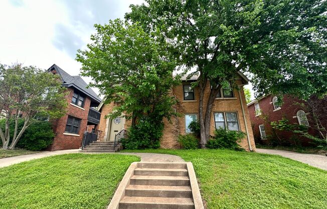 Plaza District / Classen 3 Bed Beauty!