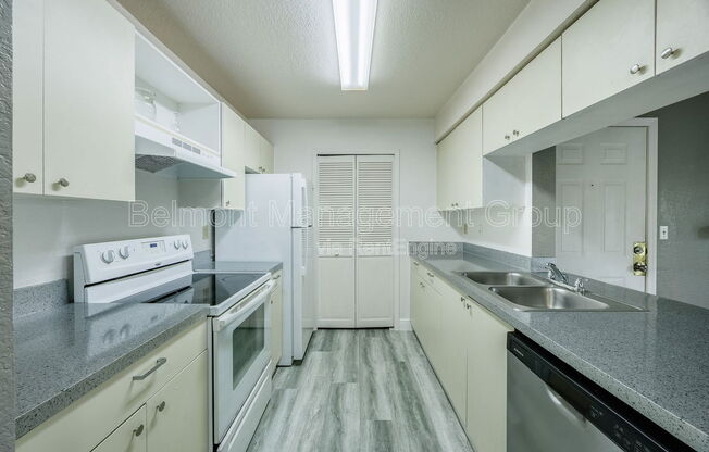 2 beds, 1 bath, 810 sqft, $1,415, Unit 10301