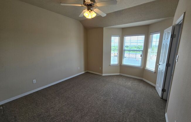 4 beds, 4.5 baths, $2,200, Unit # 3004