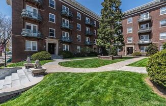 Harney Court Apartments (2464 Harney St.)