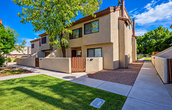 Spacious Mesa Townhome with Updated Kitchen & Utilities Included!