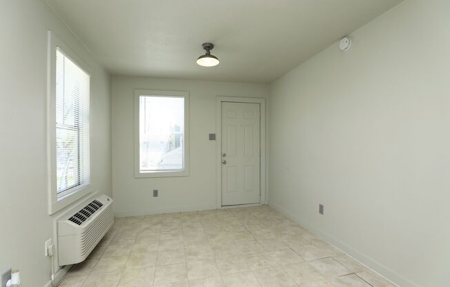 E 32Nd Street 505 1/2