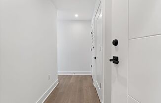 2 beds, 2 baths, $2,563, Unit UNIT 716