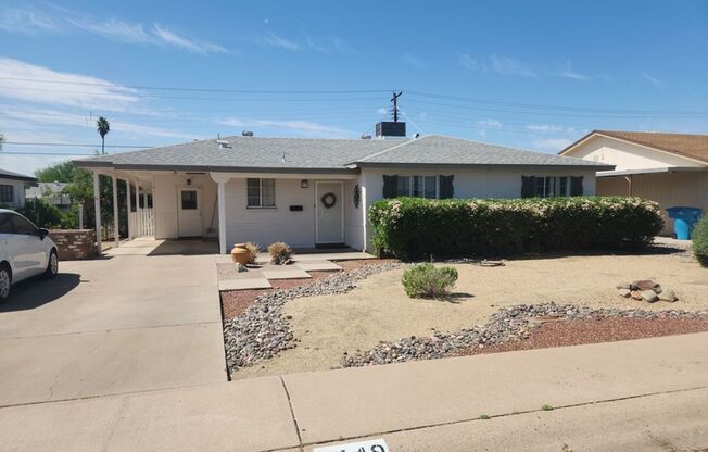 3 bed 2 bath, w/ Casita and no HOA!