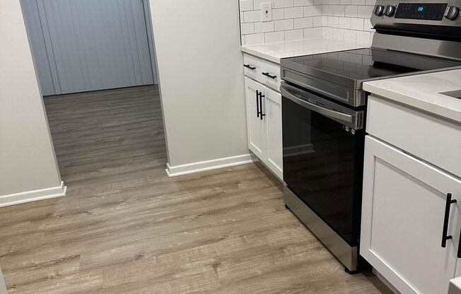 2 beds, 1 bath, $1,750, Unit E03