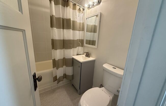 1 bed, 1 bath, $1,125, Unit 65