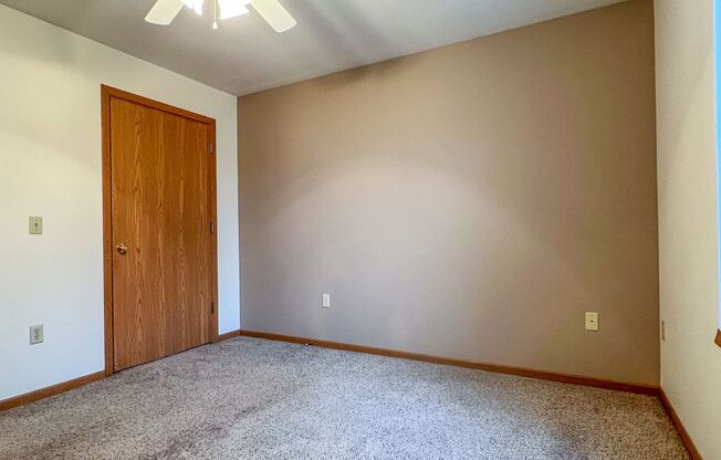 1 bed, 1 bath, 547 sqft, $875, Unit WE 1000 RL-13