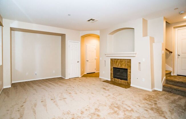 Beautiful townhome in Mission Valley!  Available May 12th.