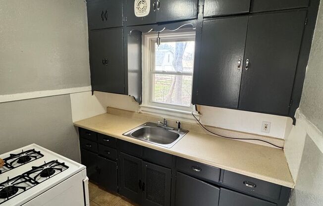 1308 W 4th
