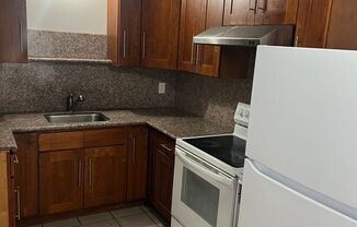 2 beds, 1 bath, $2,200, Unit 2