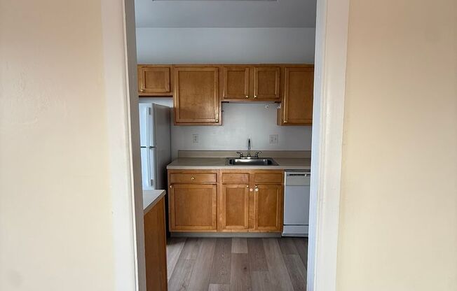 2 beds, 2 baths, 1,772 sqft, $2,200, Unit Old King Edward 61