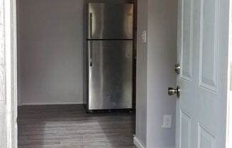 2 beds, 1 bath, $1,300