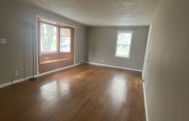 3 beds, 1 bath, $2,395