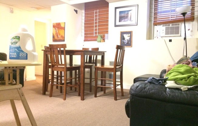 2 beds, 1 bath, 782 sqft, $2,900, Unit 02-B1