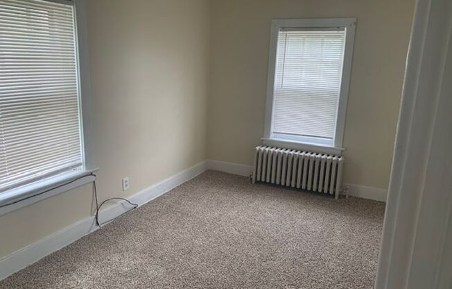 3 beds, 1 bath, $1,350